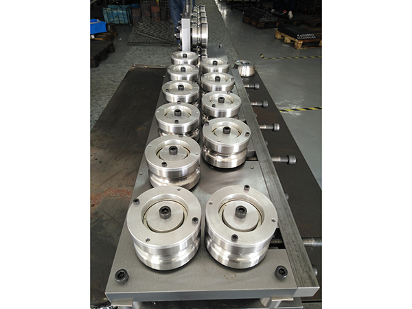 Tube, rod straightening jig
